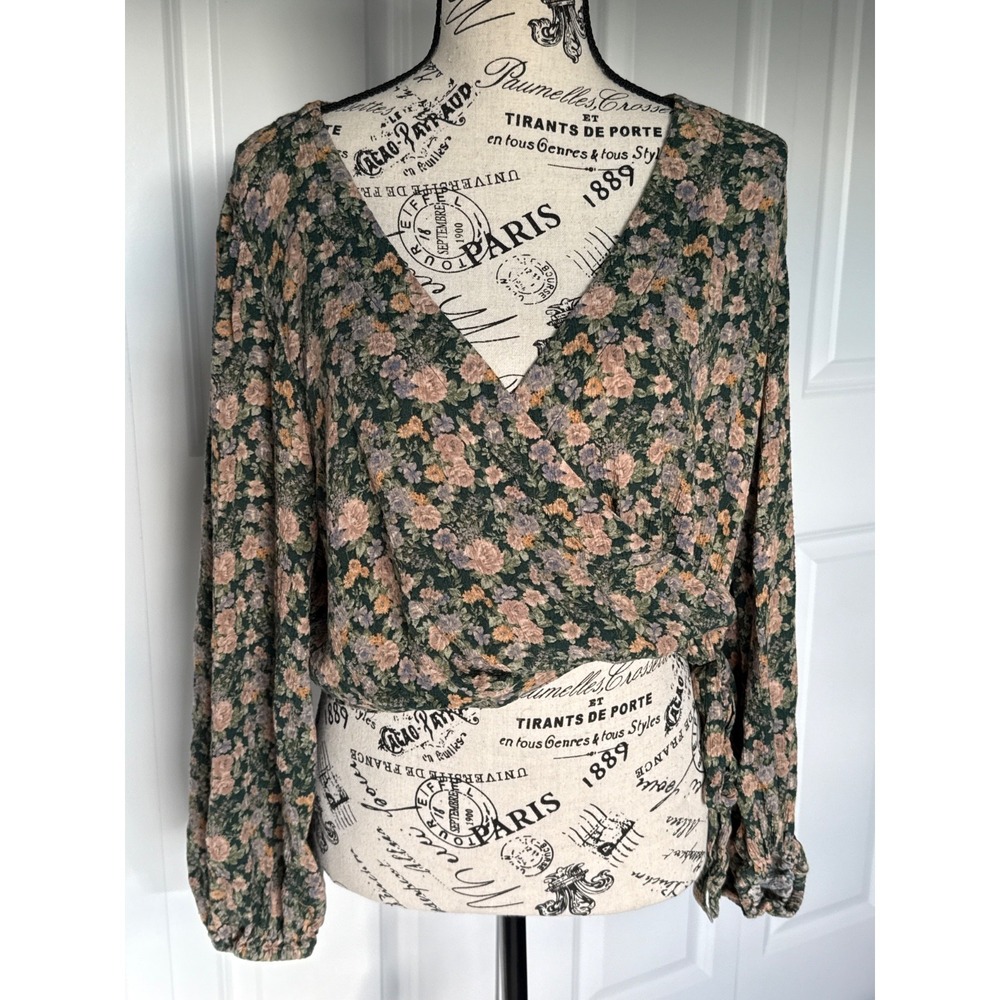American Eagle Outfitters Floral Wrap Blouse, V-Neck, Tie Closure,‎ Green, Large